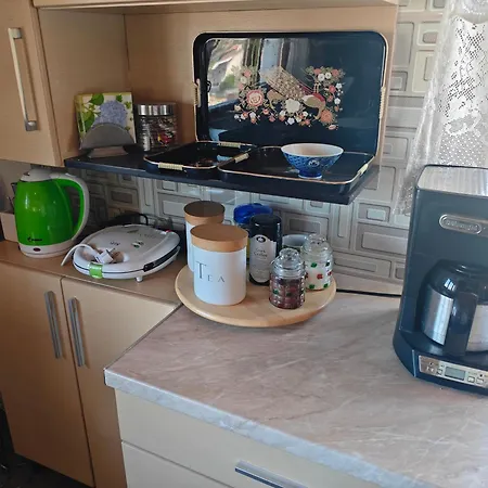 Topalli Πανσιόν *