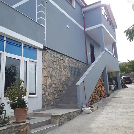 Topalli Guest house *