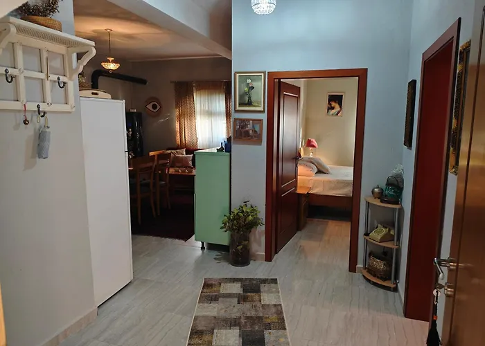 Topalli Πανσιόν *