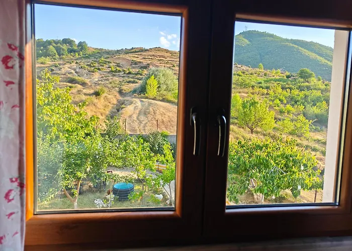 Topalli Πανσιόν *