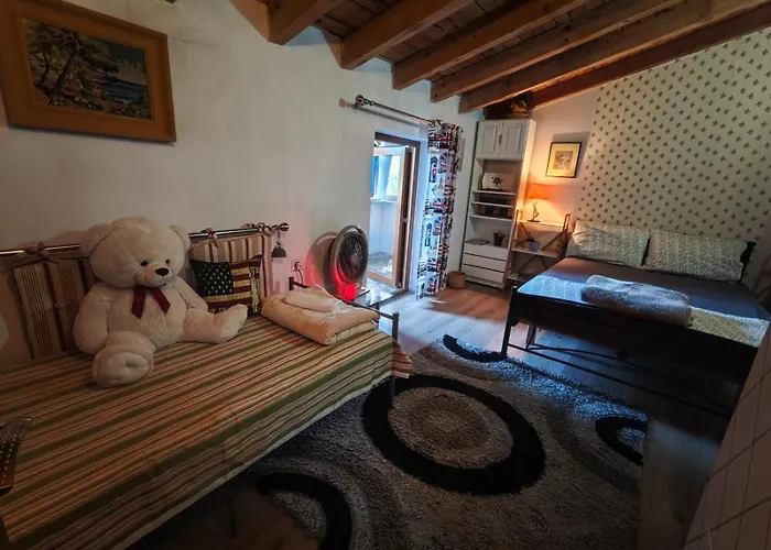 Topalli Πανσιόν Πόγραδετς