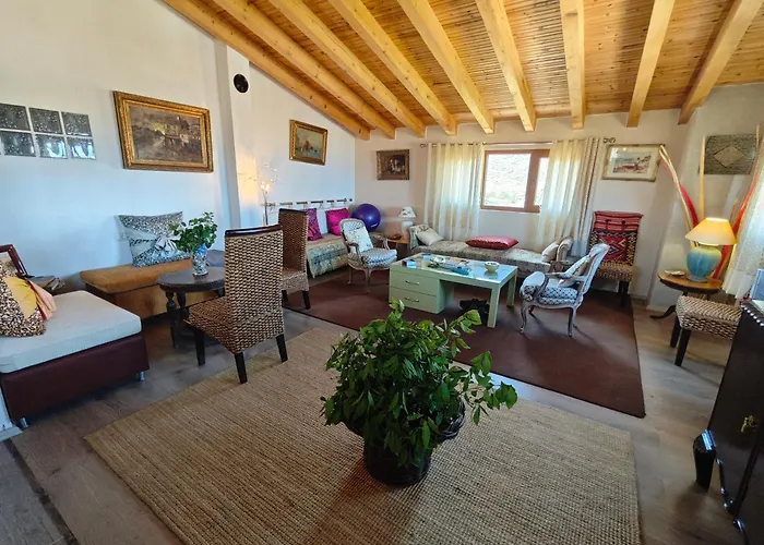 Topalli Πανσιόν *