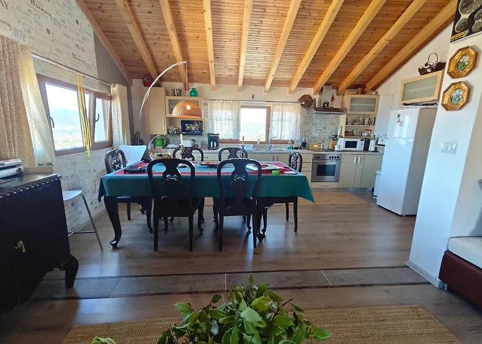 Topalli Πανσιόν Πόγραδετς